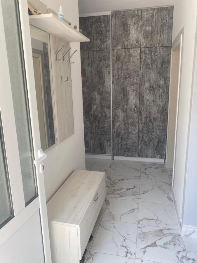 Apartman Lara สเวติ สเตฟาน ภายนอก รูปภาพ